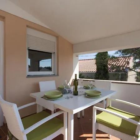 In With Terrace, Air Conditioning, Wi-fi, Washing Machine Apartamento *
