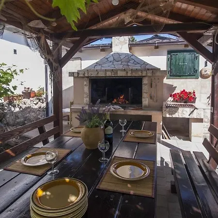 In With Terrace, Air Conditioning, Wi-fi, Washing Machine * Vir