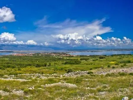 In With Terrace, Air Conditioning, Wi-fi, Washing Machine Apartamento
