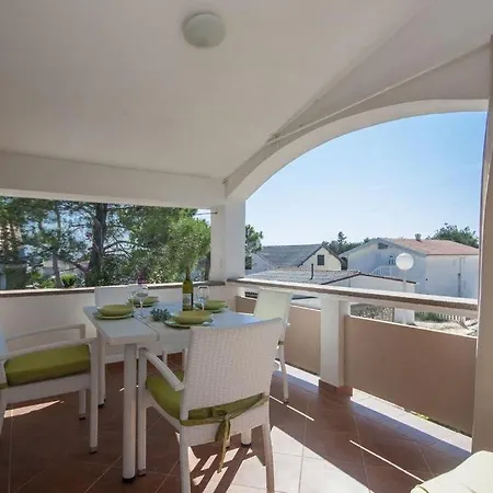 Apartamento In With Terrace, Air Conditioning, Wi-fi, Washing Machine Vir